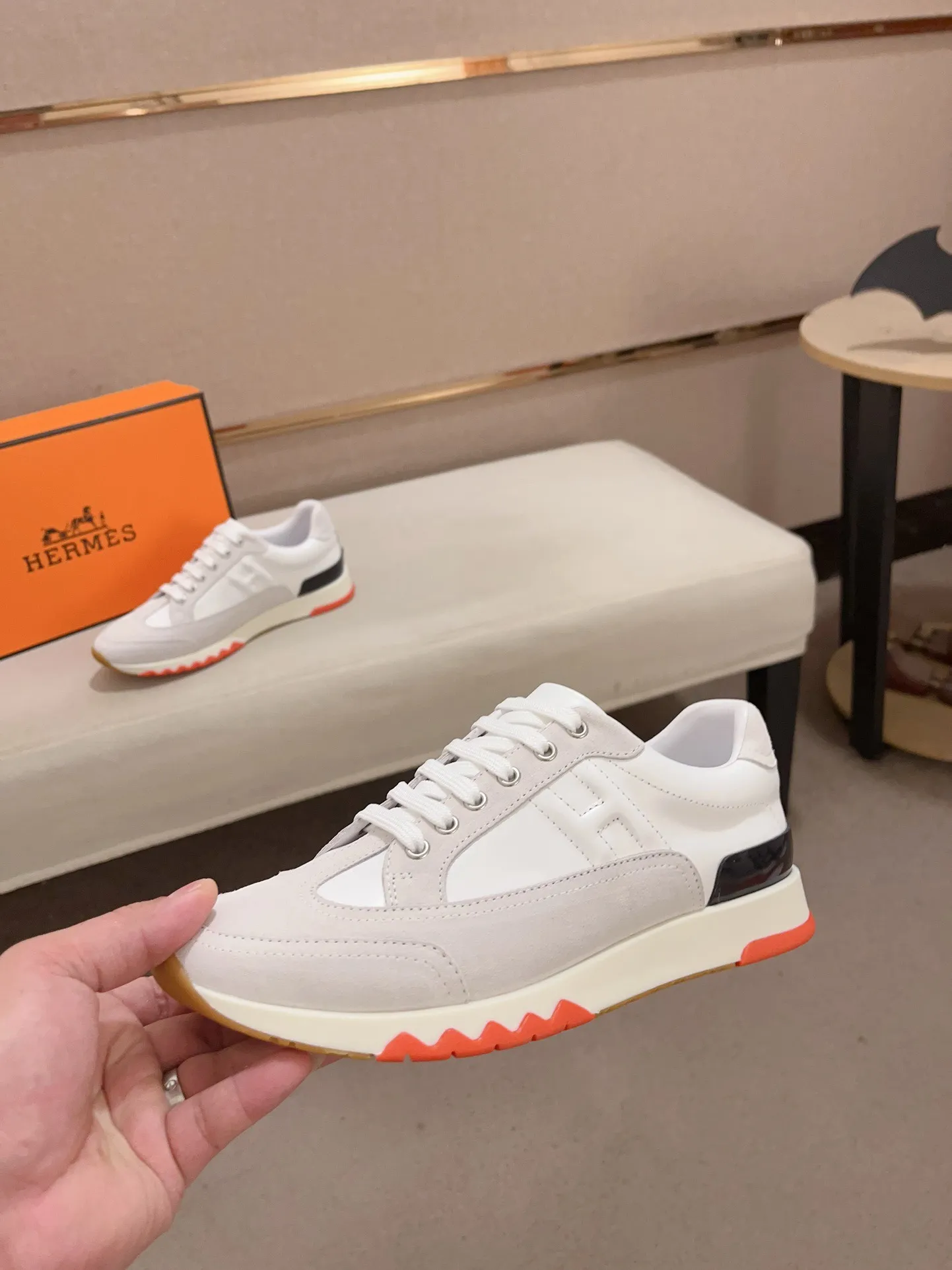 Ex-factory price: 500💰《HERMES》【Classic original single version】Hermès; top 🔝purchasing agent🔍🔍men's latest 🇺🇸sold simultaneously, original imported from Italy ▲▲first-layer cowhide ▲▲ (high-end, nobility and class) ) Exquisite workmanship (Italian 🇮🇹 imported water-dyed 🐂 cowhide lining) sole: original sole provided by the original factory, ⚠️exclusive double-layer activity·TPR·rubber·combined molded outsole; super comfortable·wear-resistant·non-slip·environmental protection The real thing is more beautiful when photographed in kind (high quality, following orders), you can come in and out at will * Number of yards: 38·39·40·41·42·43·44# (can be customized 45.)